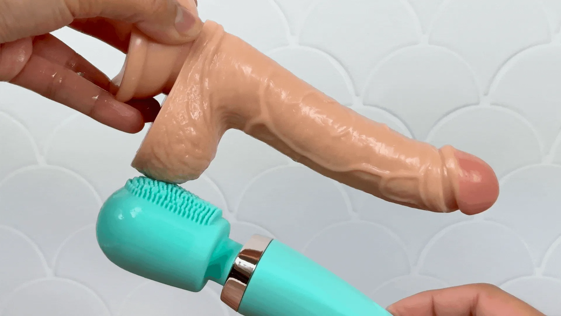 STRONG Cordless Body Massage Wand